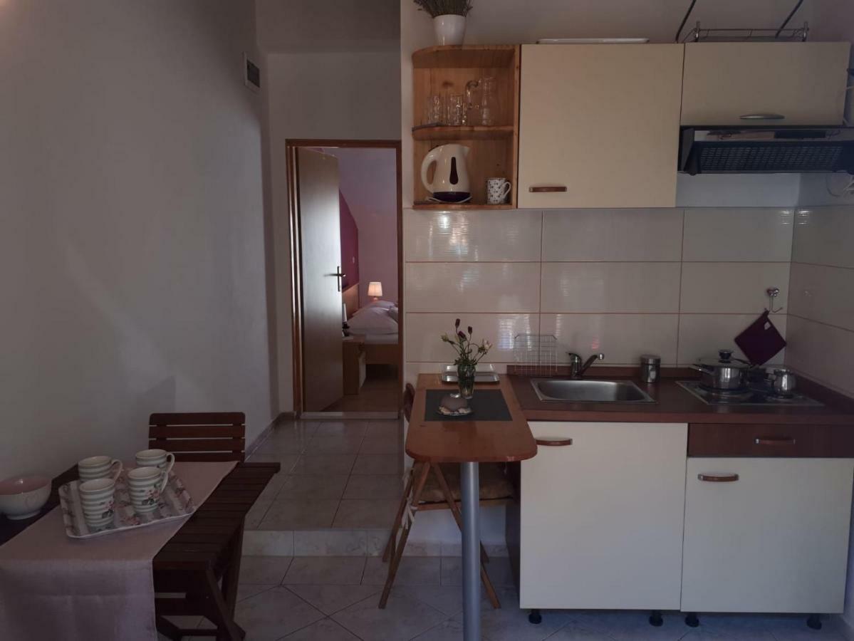 Mala Basina -Maslina Apartment Vrbanj Exterior photo